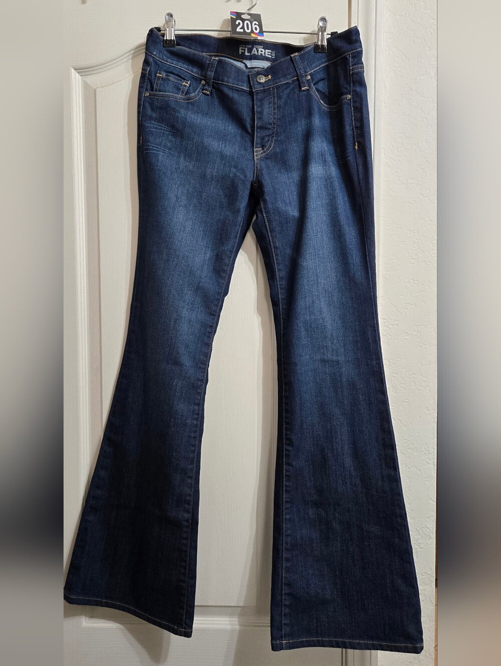 #206 NWOT New York & Co Super Flare Jeans (Med Wash)